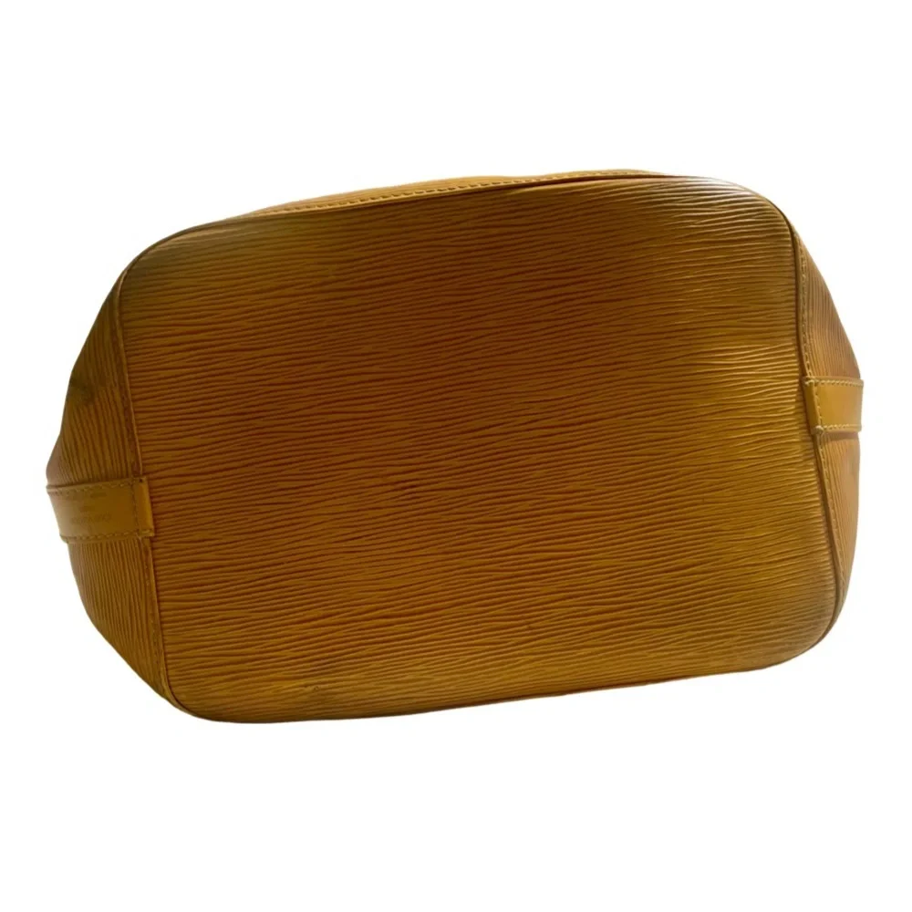 Authentic Louis Vuitton Noe Yellow Epi Leather bag 🥳 - Picture 6 of 12